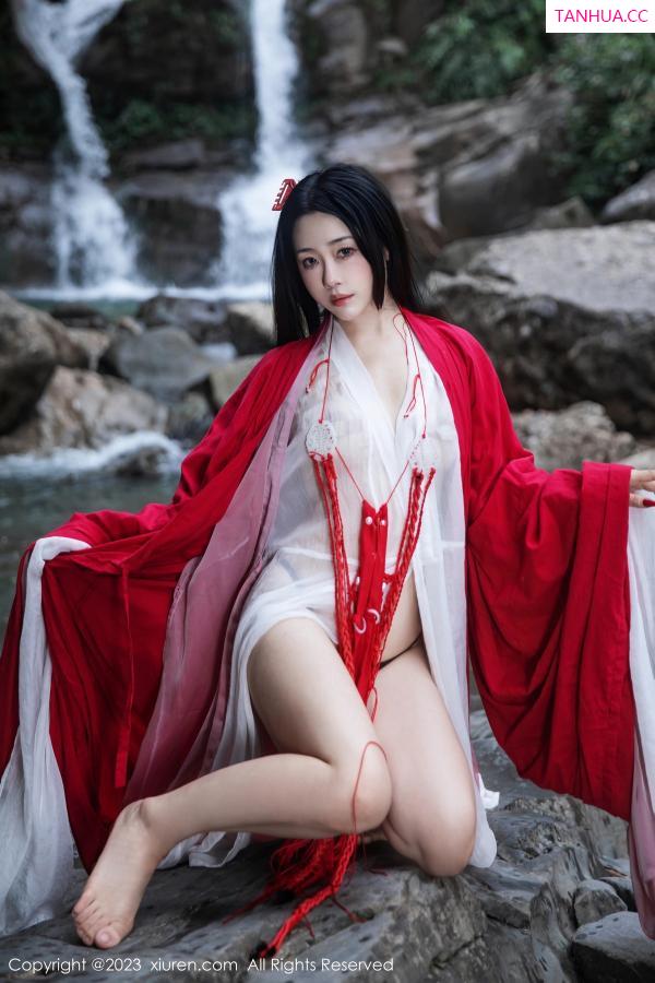   [XiuRen]高清写真图 2023.08.28 No.7295 严利娅Yuliya 妲己美臀第25张图片